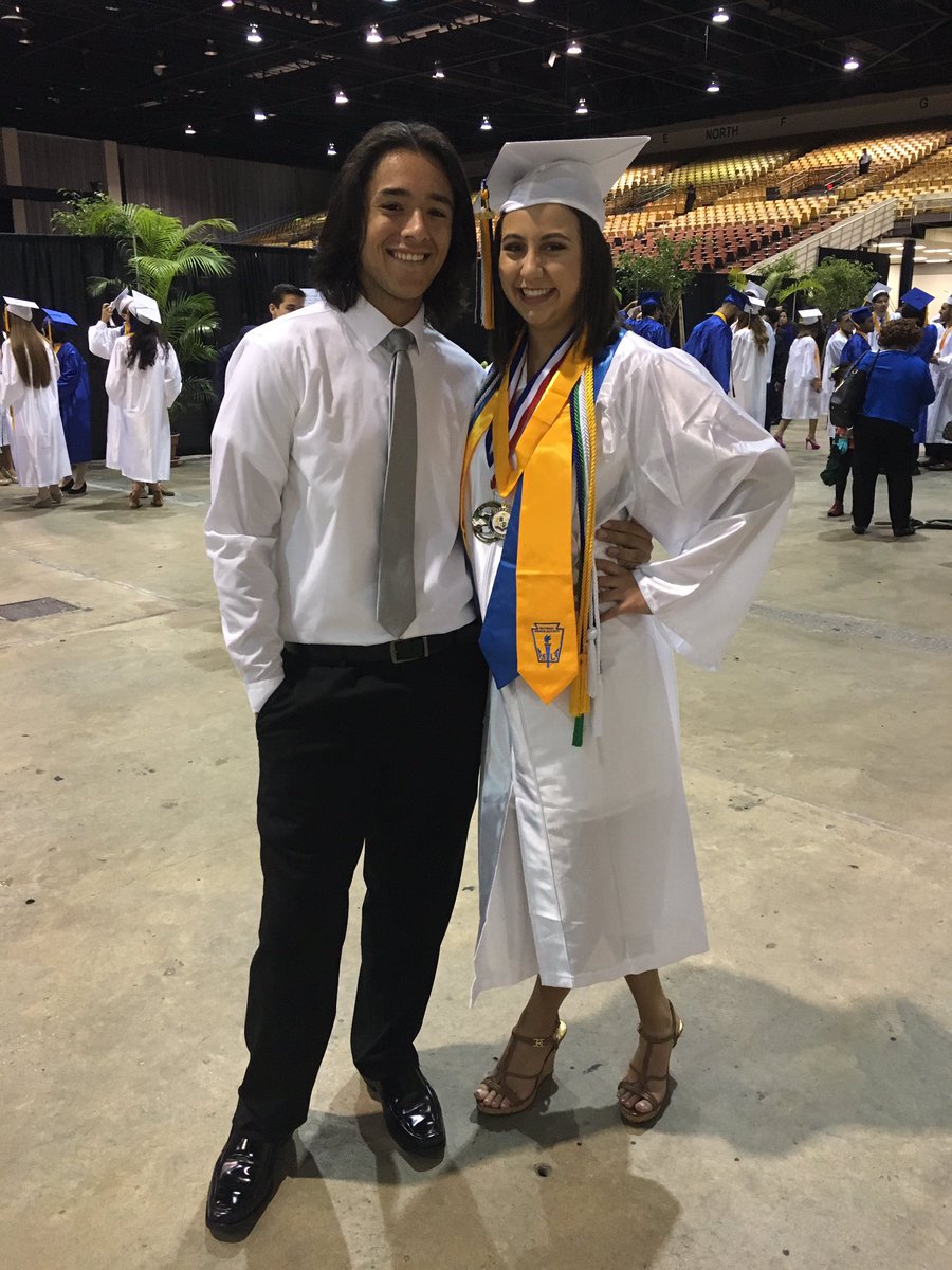 SpenceLynn's tweet photo. Class of 2016 🎓 https://t.co/Rl3SS8KC1e