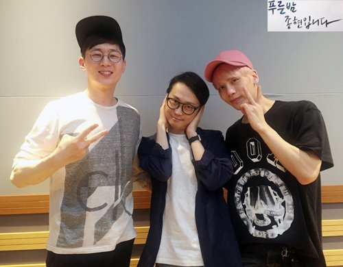 SHINeeWorldPH_'s tweet photo. 160606 JONGHYUN- MBC FM4U "Blue Night" Site Updates. #2

https://t.co/HwLgriQxzk https://t.co/9ZaT7762NF