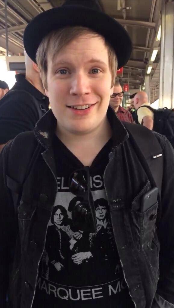 favsarchive's tweet photo. patrick stump https://t.co/R5V094Gvxi