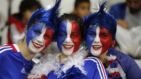 Ofiachs's tweet photo. °°° @EURO2016 Opening game Live °°° France v Romania... June 10th. 9 screens , Full HD, Surround sound system https://t.co/vFBzVlXC2k