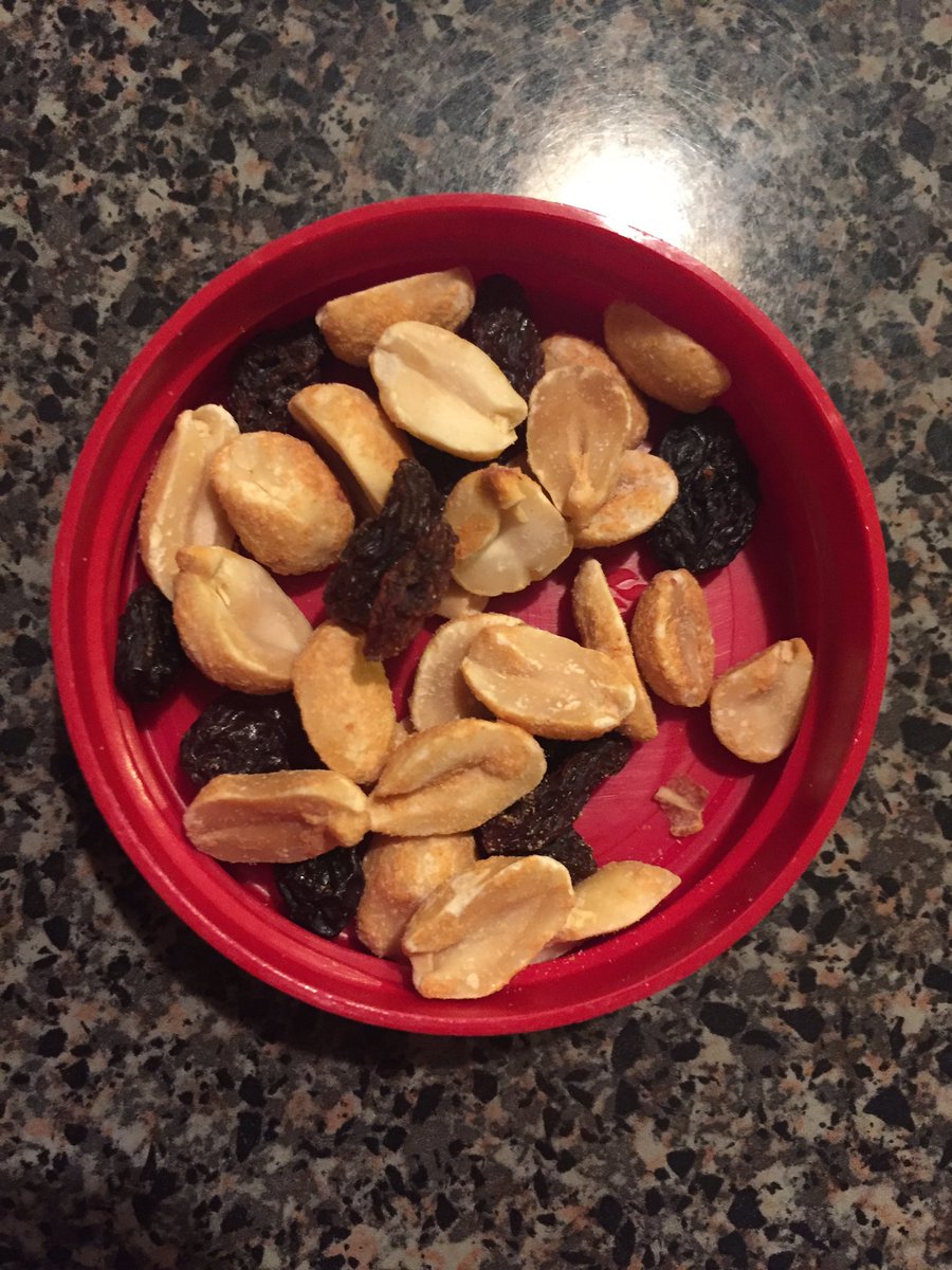 mackenziechem's tweet photo. enjoying a nice heterogeneous snack! #drcschem https://t.co/RXDNUSkTrr