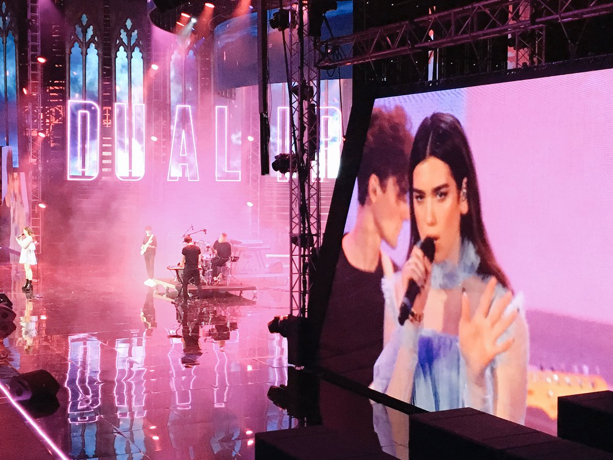 rtl1025's tweet photo. Bella e brava @DUALIPA in #BeTheOne #WMA16 #WMARTL https://t.co/7udTs5utkt