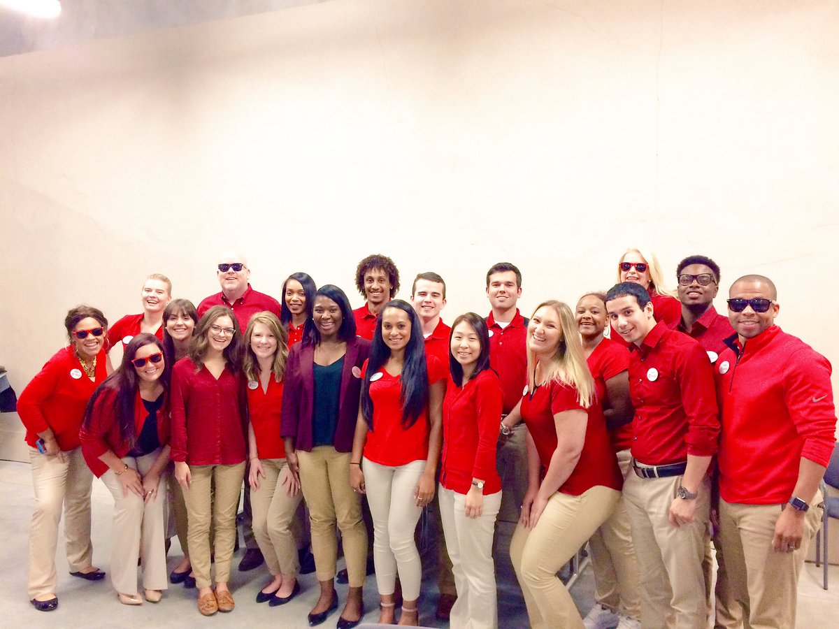 KellyMc65668090's tweet photo. G394 ❤️ our Target Interns! #G394GotSwag #Summer2016 @MelissaStanner @AmyMaigret @Hueypritchett @DocEggMcMuffins https://t.co/OBsypdRcUQ