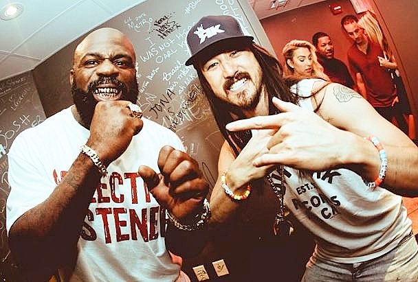 I remember this night like it was yesterday when Kimbo put his chain around my neck. Rip @KimboSlice https://t.co/6VV4bvBUKg