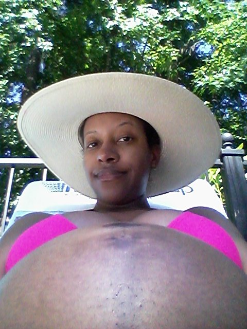 RichaTee's tweet photo. What do you do when you're off early? #PoolsideShawty with #JPJr! π https://t.co/KNZf06LVUt