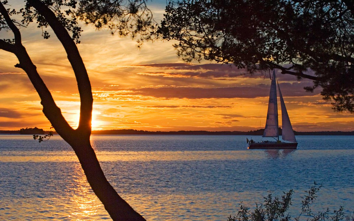 L515GP's tweet photo. Un buen viajero es el que sabe cómo viajar con la mente.
-Michael Bassey Johnson
#frases #landscape #sunset #paisaje https://t.co/sppo4BwXpF