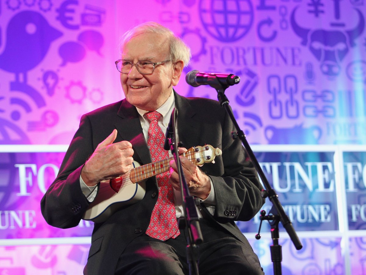 Vcorp_Services's tweet photo. @WarrenBuffett gives his #1 piece of advice for those starting new businesses: https://t.co/da43vpGzza https://t.co/kckVCkrFhy