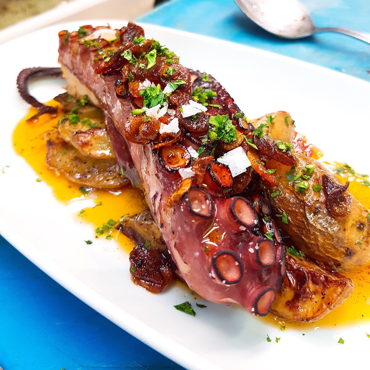 Nuevas incorporaciones. Pulpo asado con refrito de ajos #theparmentiersdespachogastronomico