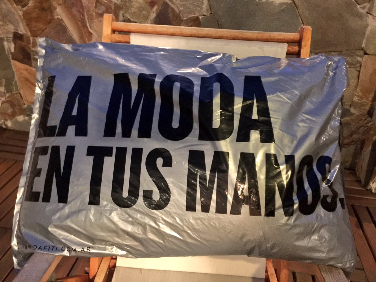 lucia_ugarte's tweet photo. Wow! Mi primera experiencia de compra real en @Dafiti_Arg fue todo un éxito! Amé como llegó mi pedido!😍Quiero más!❤️ https://t.co/7NOTu3Nx9u