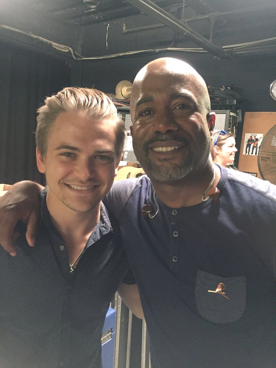 HunterHayes's tweet photo. So thankful to play a part in @dariusrucker's show last night! @StJude deserves all the love &amp; support in the world! https://t.co/3Qm0pDRg89