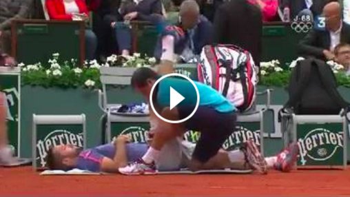 EuroOsteopaths's tweet photo. Promotion of osteopathy during a match at @rolandgarros https://t.co/qlAljWOGEG https://t.co/v4Cpz1N8Sh