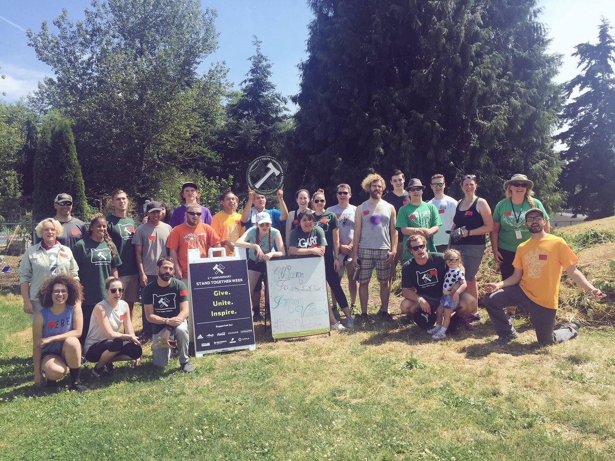 PTStandTogether's tweet photo. We're here ready to paint and garden at Durham Elementary! 🌿 #STWeek https://t.co/AZvHmlbxPr