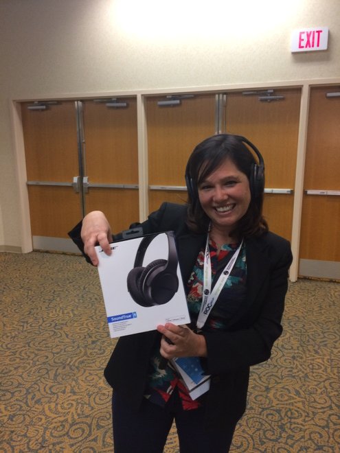 Mgpuck77's tweet photo. Learning tons & getting lucky in New Orleans! Won Bose headphones from @habanero #lifeattenx #IABC2016 https://t.co/cmvRBIc5Sz