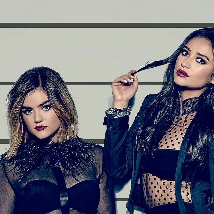 miss_jillyb's tweet image. Only 24 hours... #SaveHanna #PLLPoster S7 #PLL #8