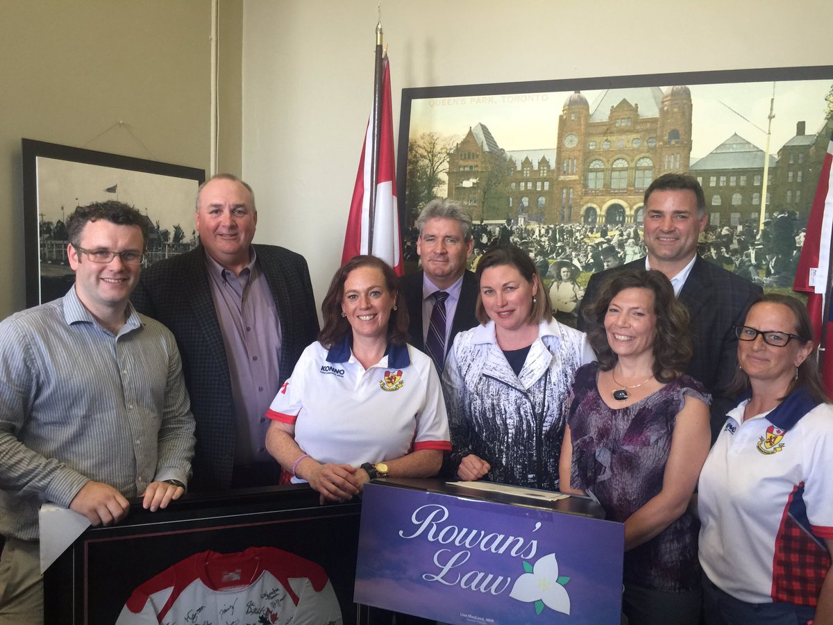 RugbyCanada's tweet photo. #RowansLaw becomes the first concussion legislation in #Canada! #RCPlaySmart https://t.co/jMAJ4uGxjk