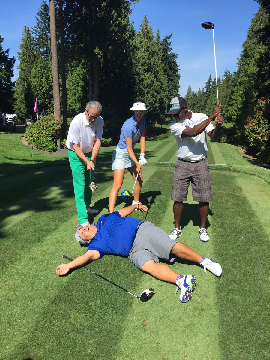 ESPNCaddie's tweet photo. This is what happens when you don't hit the fairway! #ToughTeam #DoglegRight https://t.co/EP9GhlbK4D