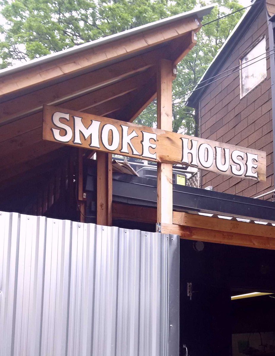 MYorke27's tweet photo. #TexasSmokehouse in #eastend the only #ConstantisChange, #ChinatownEast @TripleAToronto @MrCiaoTo #Toronto https://t.co/dQUGHWZmK0