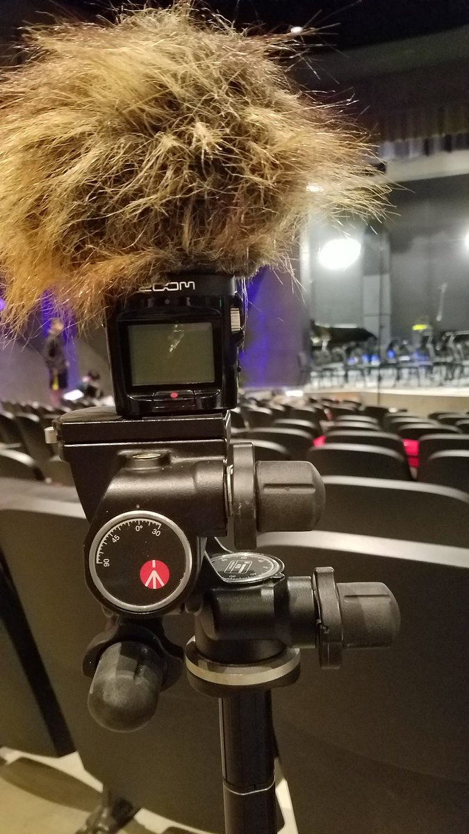 staffelf's tweet photo. #3daudio with the #Zoomh2 😆💖🎶 #spatialaudio #recording https://t.co/8AkJPQ60C4
