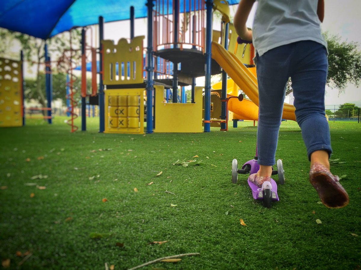 ChristinaAllDay's tweet photo. After school fun with a @microkickboard at #mullinspark in @CoralSpringsFL #coralsprings #microkb #microscooter https://t.co/JPepGDp0dM