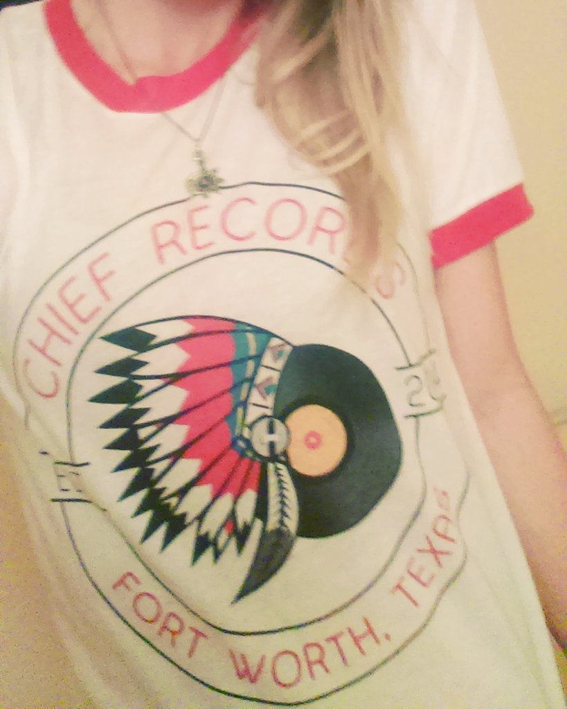 JonnaMaeMusic's tweet photo. HUGE shout out to Chief Records! I had just a great time playing for y'all on Saturday, thanks for the shirt:) https://t.co/Ab50cDZJxp