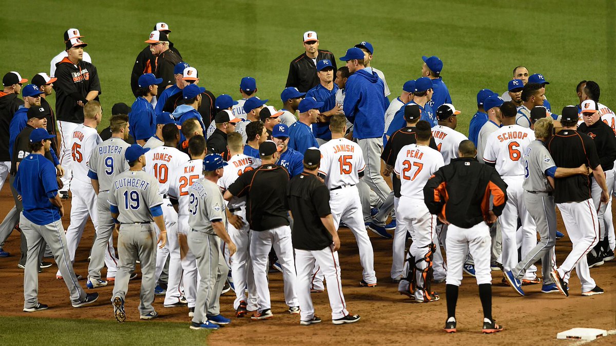 SportsCenter's tweet photo. Benches clear in Orioles-Royals game after Manny Machado is hit by a Yordano Ventura pitch. Both were ejected. https://t.co/bh77XoisTR