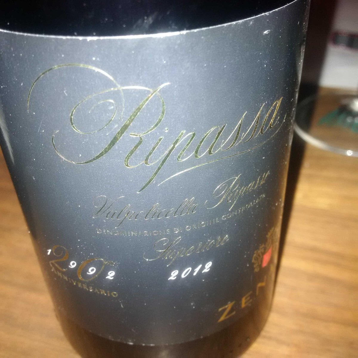 linap's tweet photo. Having a glass of Italian #wine #WinemakerRAW with @iyellowwineclub @justinehaymer https://t.co/QxDKzWlT0t