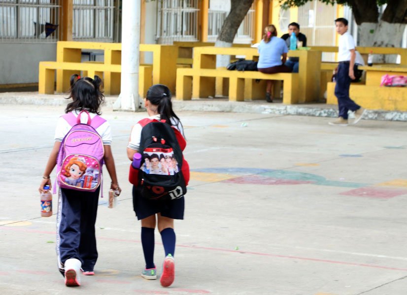 Gobdetabasco's tweet photo. #TabascoPorLaEducación asisten a clases alumnos de la Primaria "Benito Juárez" Av. 27 de Febrero Col. Atasta https://t.co/Ujn98TvGee