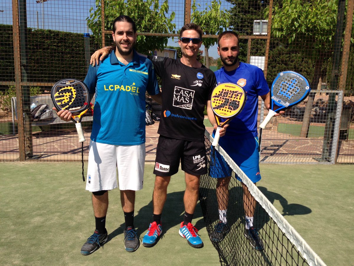 ianu_cm's tweet photo. Gran entreno esta tarde a las ordenes del num.1 @adrianbiglieri @bullpadelsport #lcpadelstore #perfectfit https://t.co/REw22lv3lW