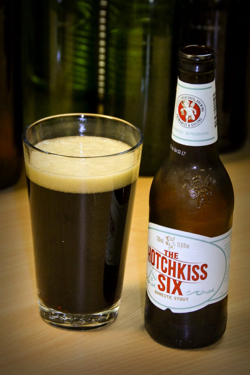 BeerHealer's tweet photo. #60SecondBeerReview @LtCreatures Hotchkiss Six. A #SessionStout, yep, thats a new style! https://t.co/5n6wiGPb2Z https://t.co/vc5xIm68Kf