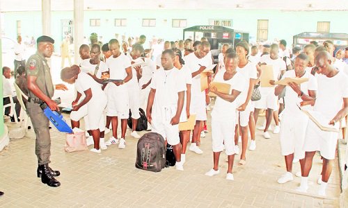 AppleHum's tweet photo. Police Recruitment: Nine Applicants Arrested In Enugu For Alleged Certificate… https://t.co/hqr6ni6BZr #Prouddam https://t.co/IP8Unyvwpj
