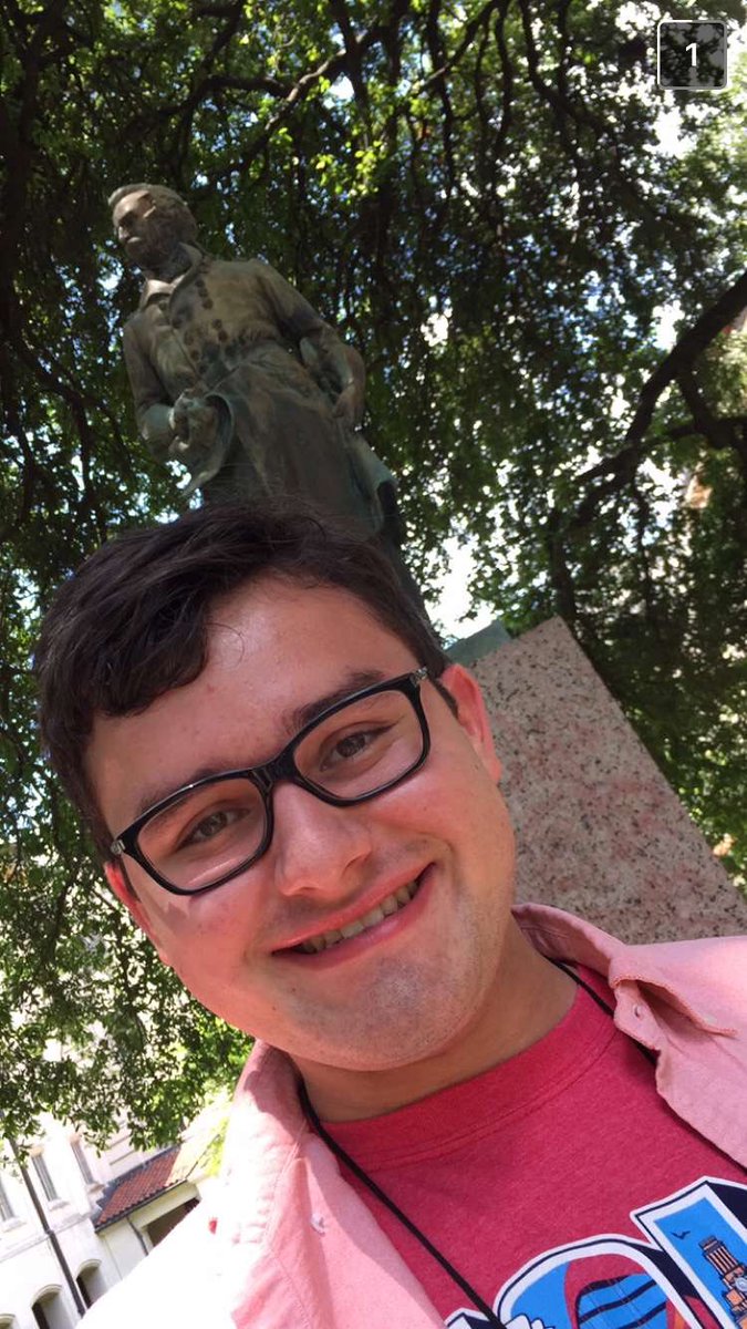 UTorientation's tweet photo. #UT20 is all over campus with these snaps for the #UTOrientationChallenge! Keep it up y'all, 1 more challenge 2nite! https://t.co/bPRscQKGXZ