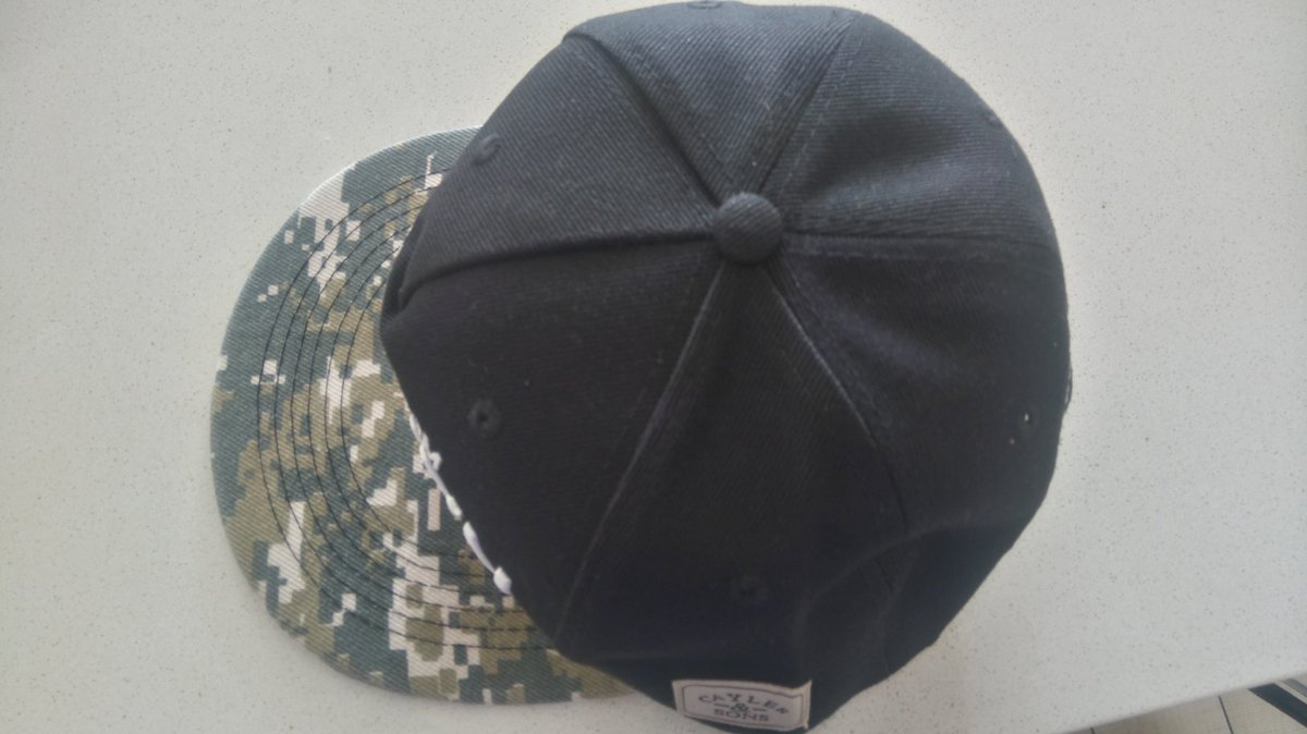 CamilaKexiit's tweet photo. Se vende hermoso gorro Blooklyn nuevo $12.000 RT @Tus_Retweet @Outlet_sin_iva @don__datos @don__datos https://t.co/yXuXDgl3jt