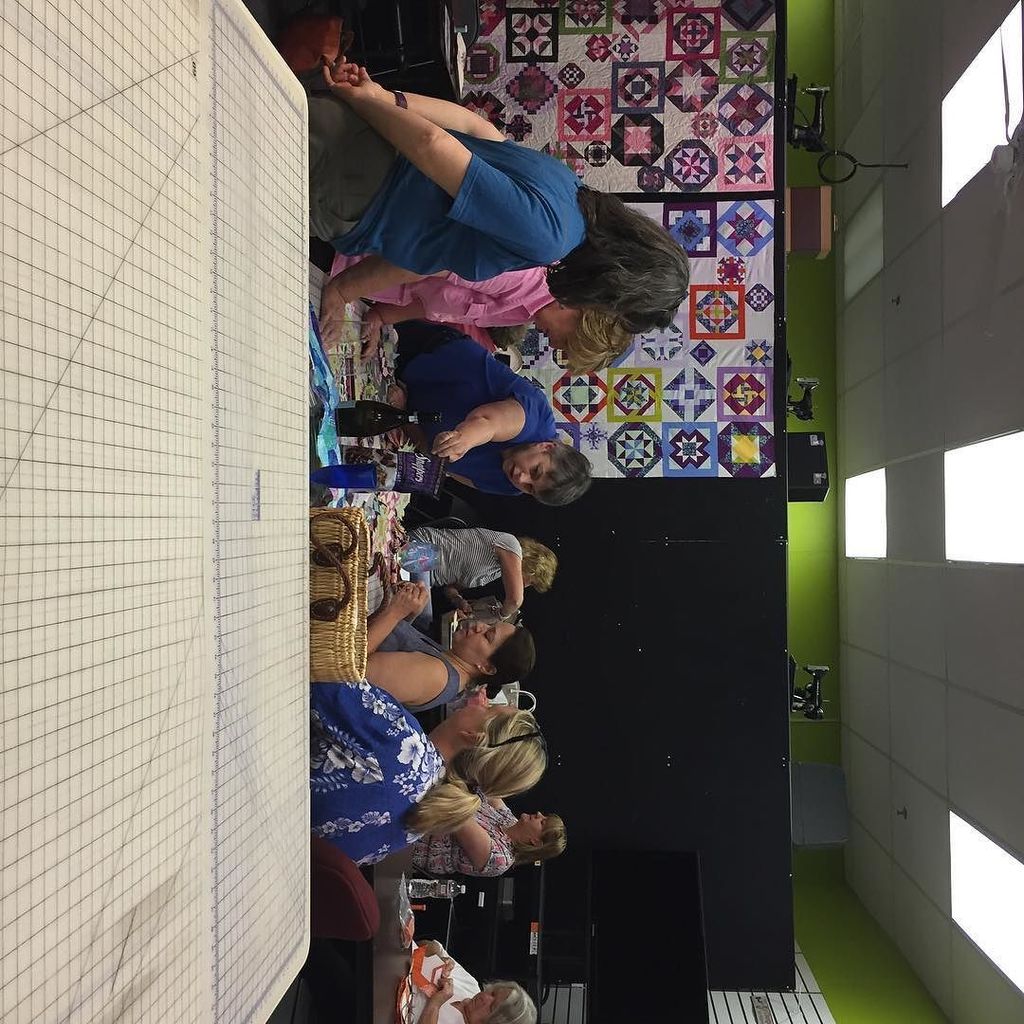 QuiltersWay's tweet photo. Our last Handwork Happy Hour... so going to miss these get togethers! #handworkhappyhour https://t.co/wcIIjVLiot https://t.co/uRhDBhrw9N