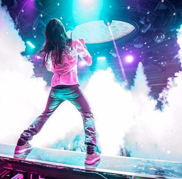 VEGAS! Can’t wait to be back at @jewellasvegas June 11th + June 17th! Get tix right here: bit.ly/sa-june https://t.co/FF2GmygGFs