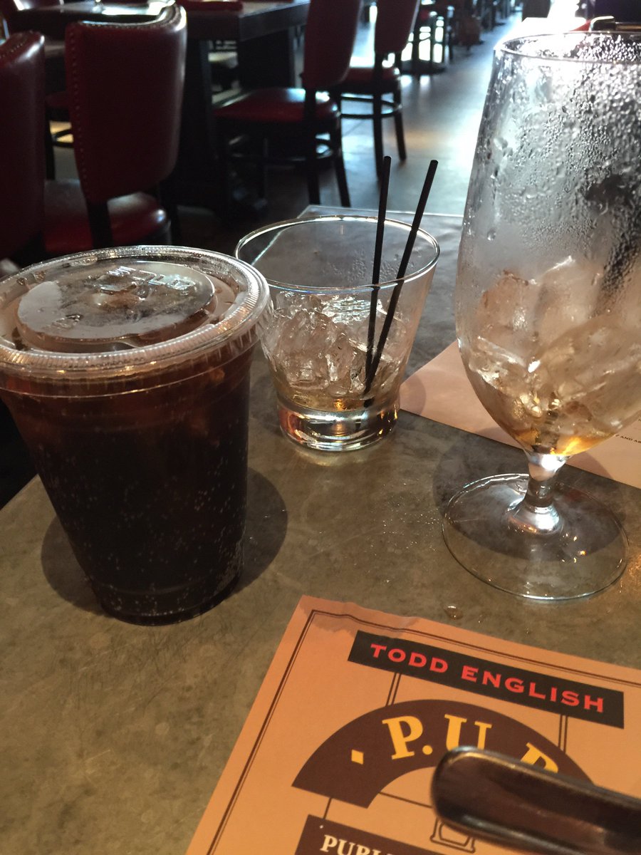 lesliegolf's tweet photo. It's like they know me. The three stages of me and Diet Coke https://t.co/J91e4FTxV0