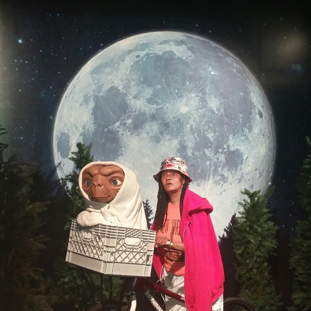 TWINPOET's tweet photo. #MovieTues @TheBeBeWinans 1st๐ฌHeInTrubo w/ #PopWinans @gvisionmib @Liltae1 @redi2fly @MargaretBSings #ET #PhoneHome# https://t.co/Ospm5NTA56
