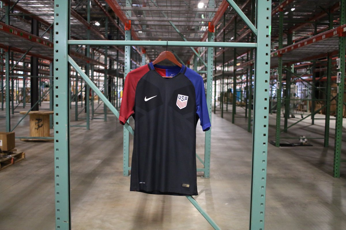 soccerdotcom's tweet photo. Giveaway!

If @ussoccer beat Costa Rica tonight, we'll give away a #USMNT jersey! RT and Follow to enter https://t.co/uEeOZgkDAe