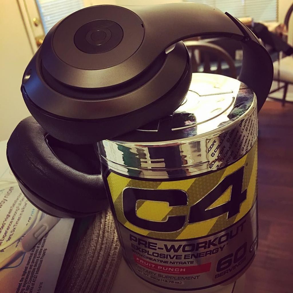 BenAleshire88's tweet photo. Gym time. #gymsupplies #c4preworkout #beats #backday #latattack #beastmode https://t.co/n5fxhh23tK