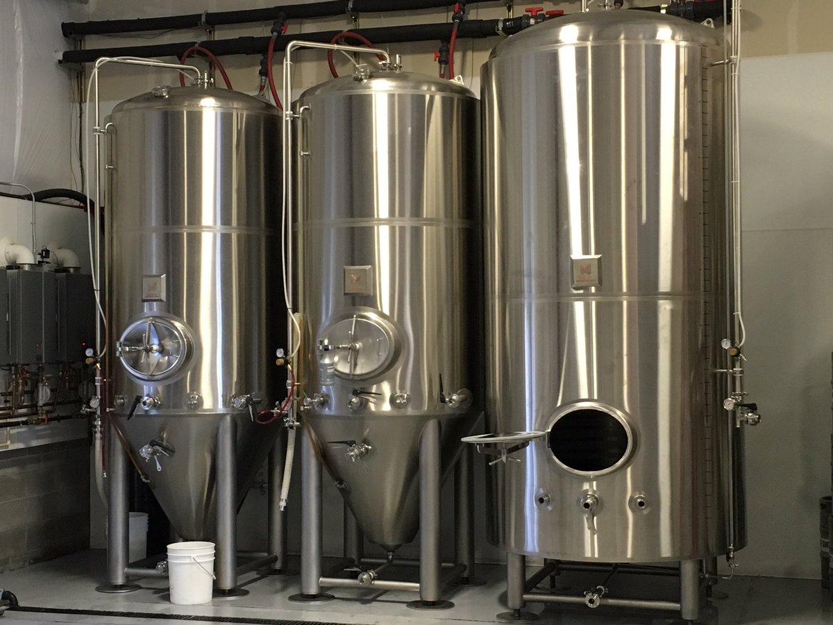 GRBbeer's tweet photo. New 40bbl bright ready for draft and 22oz bottle production. @MarksMetalworks. #brewcouver https://t.co/86mMejxdy8
