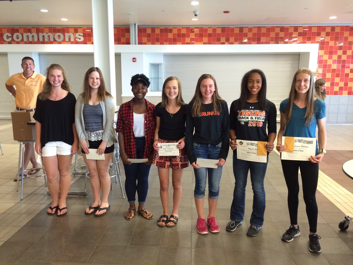 _FHSTRACKFIELD's tweet photo. Freshman trackletes looking good!! A ton of depth for FHS track and field!! https://t.co/km9VKLwa3g