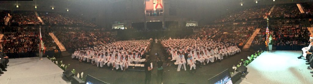piperprincipal's tweet photo. Panoramic Pic of the Amazing @PHSclass16 !!! @browardschools https://t.co/RcNaqy2hQD