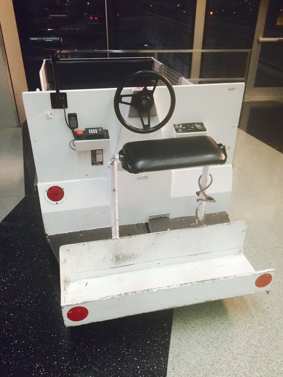 GrantProducts's tweet photo. Grant Products #SteeringWheel on a Chicago airport transport vehicle #GrantProducts #SolidValue #AroundtheWorld https://t.co/sfEpXNYdcx