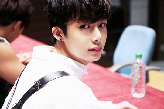 팬사인회에서 몬스타엑스 형원이 쓴 것 | 인스티즈