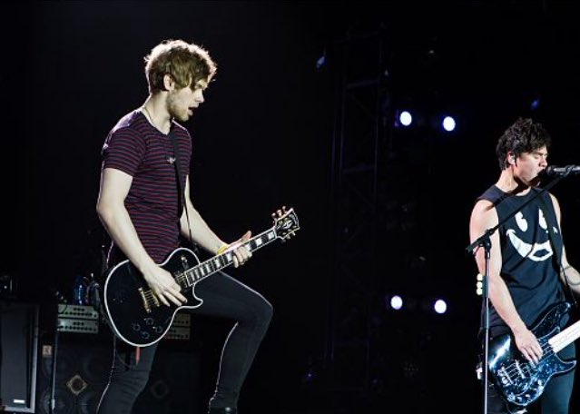 5SOS_Daily's tweet photo. Luke and Calum // SLFL Tallinn - June04 (📸 Raido Vint) https://t.co/KNIFjGmSDT