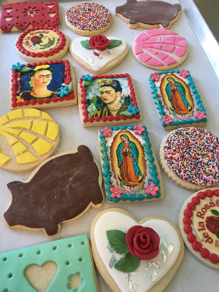 MermaidsBakery's tweet photo. These Mexican inspired cookies are just too pretty to eat! #FridaKahlo #Denver #cookies https://t.co/ksqe9cjDJh