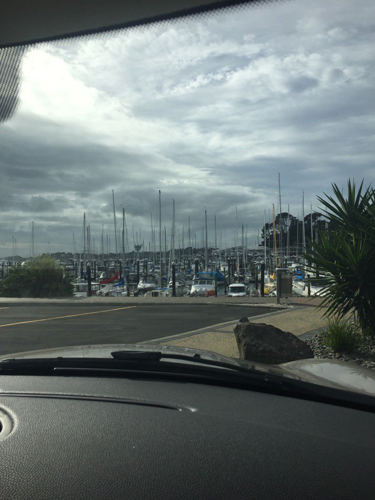 leaworth's tweet photo. Chilling at Half Moon Bay in between meeting. https://t.co/F1sA1xDLep