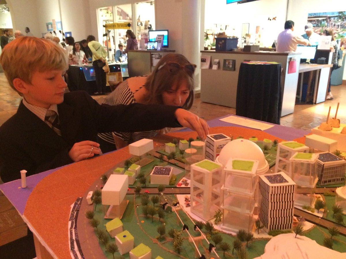 mariljones's tweet image. Fourth grade inventors sharing their work at our World&apos;s Fair in Balboa Park!  #HTeX #PBL #ideascanchangetheworld