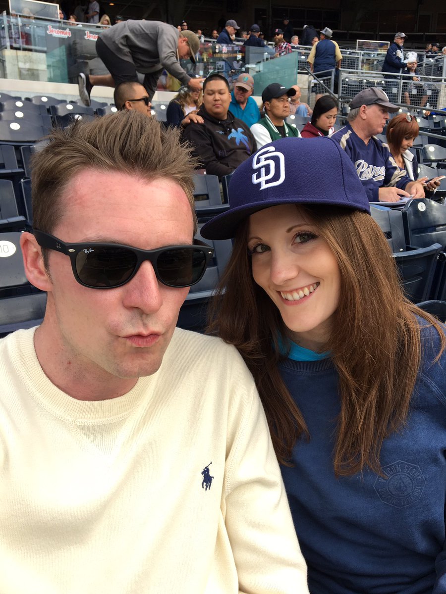 mattymelia's tweet photo. #padreszombieday #honeymoon !!! https://t.co/yKtBHIFhhW