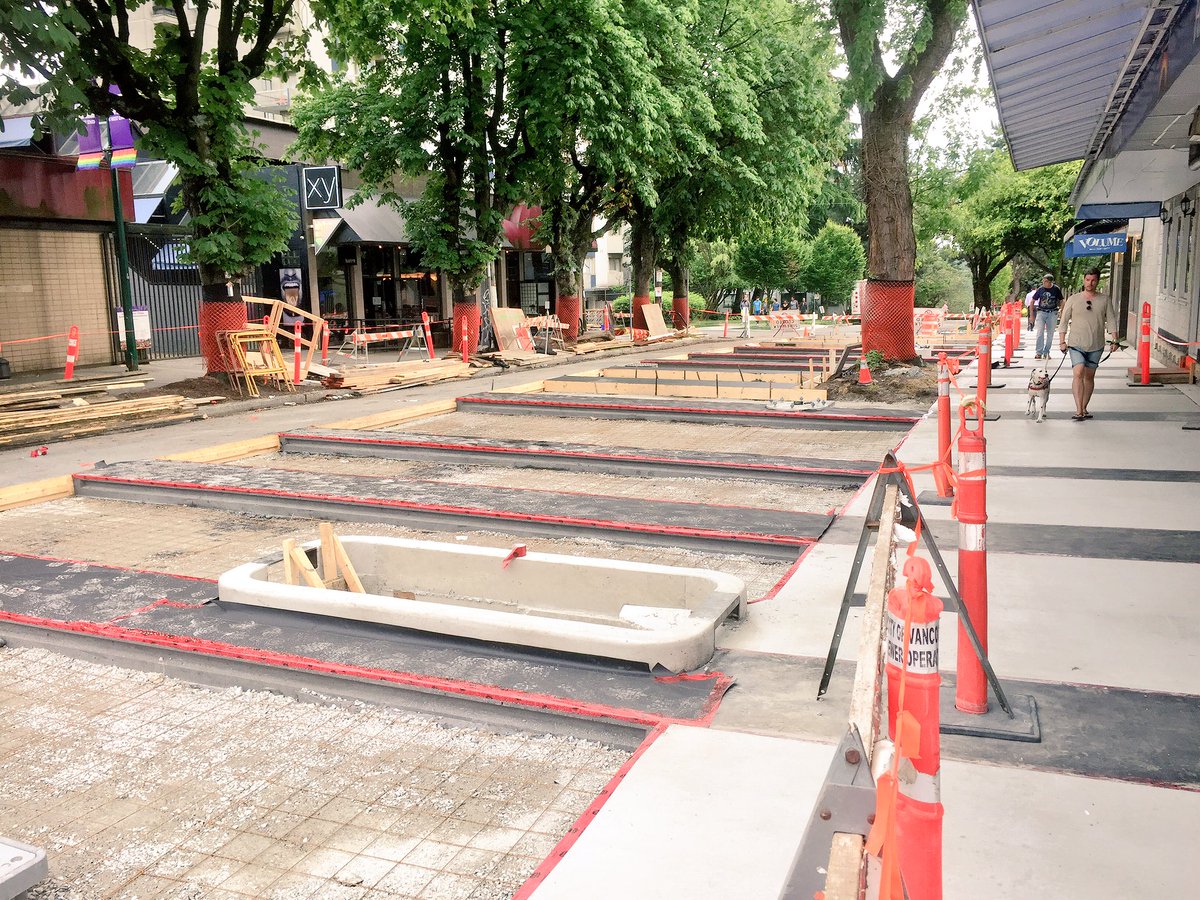 vpsn's tweet photo. Building place: the new #JimDeva Plaza is under construction in the #WestEnd. https://t.co/oRBlBsJZ0I