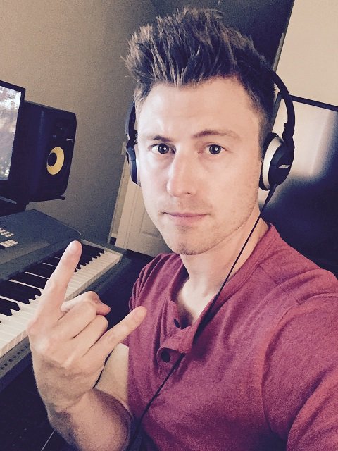 AscStranger's tweet image. It's a #studio kinda night.